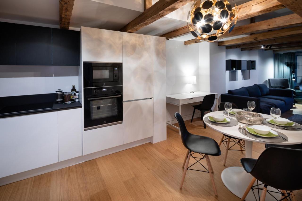 Merkela Loft Apartment Beside Vermanes Park Riga Exterior foto